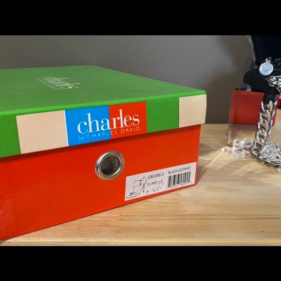 🔻SALE🔻CHARLES DAVID🔹NEW IN BOX • GENUINE LEATHER - Picture 12 of 12